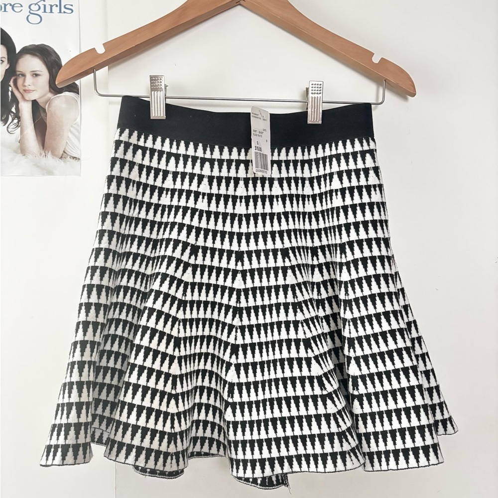 Vintage Forever 21 Black/ White Skirt